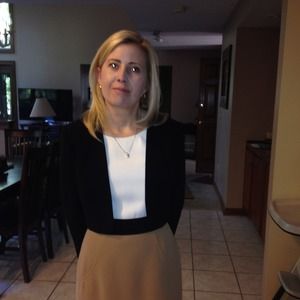 Meet your Posher, Angela